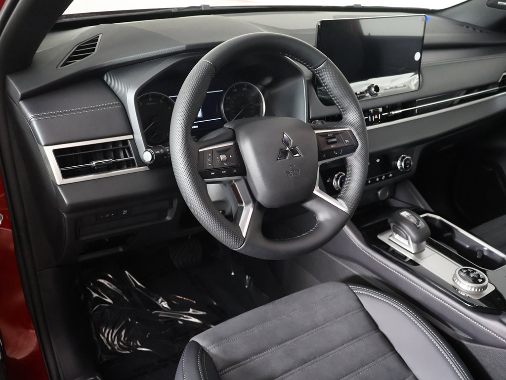New 2026 Mitsubishi Outlander LE AWD/4WD image 26