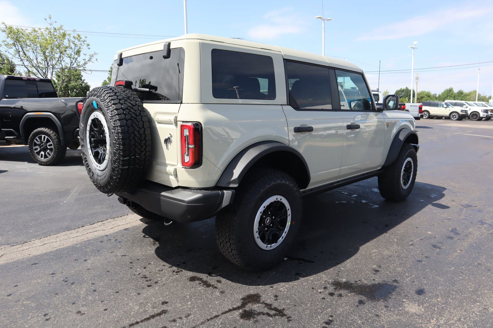 New 2026 Ford Bronco Badlands AWD/4WD image 23