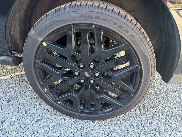 New 2026 Ford Expedition Platinum w/ Stealth Performance Package image 6