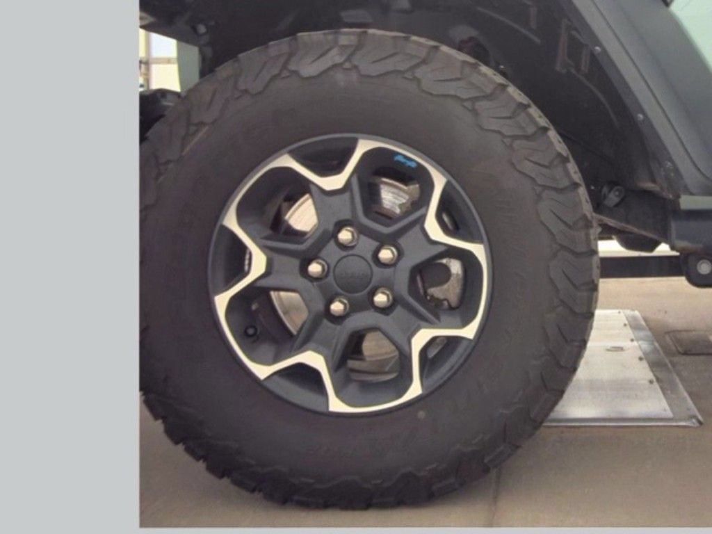 Used 2023 Jeep Wrangler Unlimited Rubicon 4xe AWD/4WD image 21
