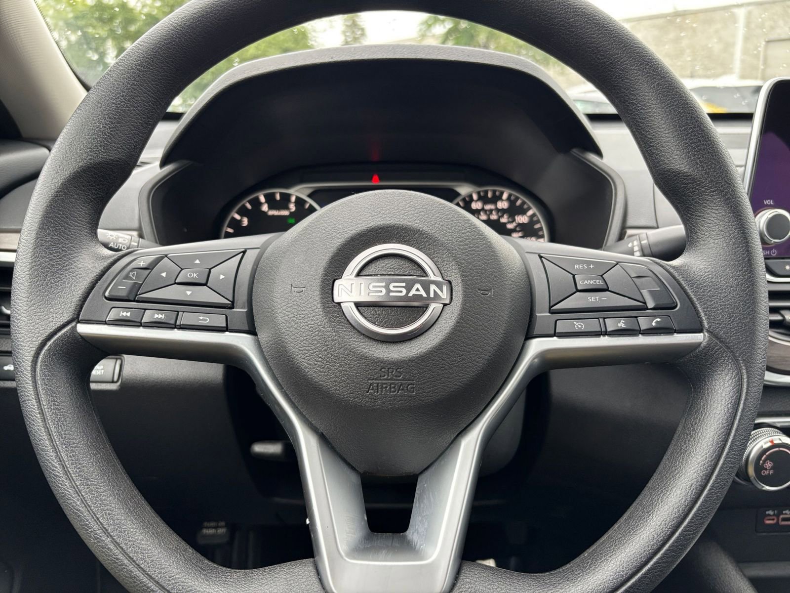 Used 2025 Nissan Altima 2.5 SV FWD image 28
