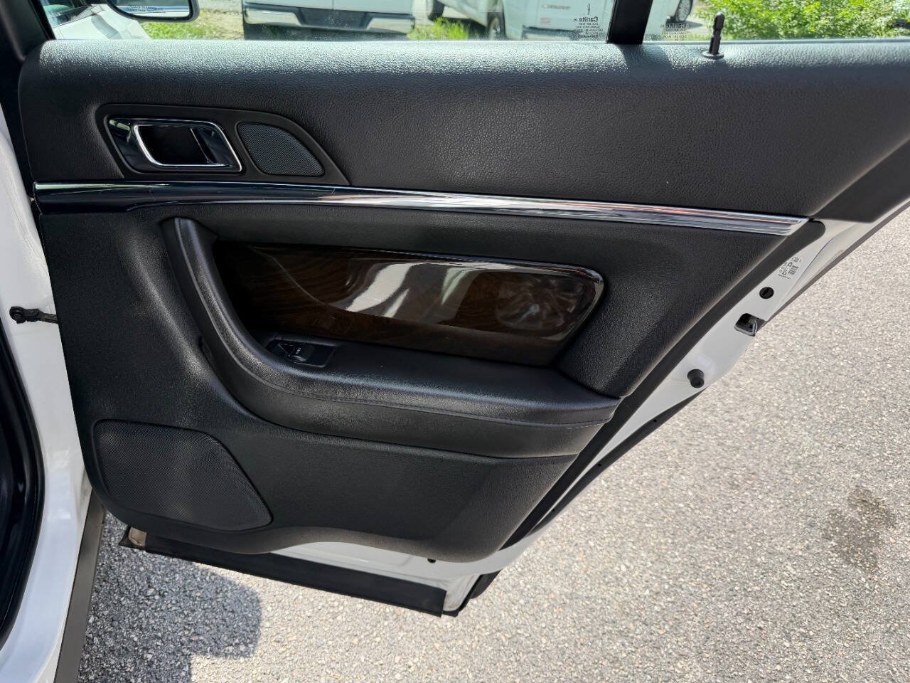 Used 2013 Lincoln MKS AWD image 42
