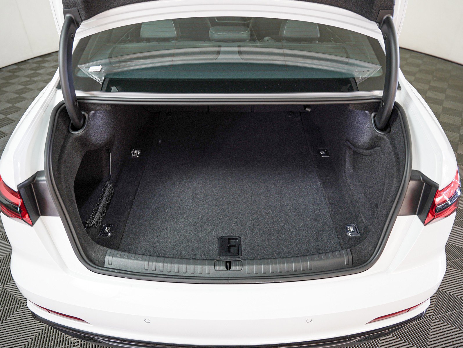 Certified 2025 Audi A6 Premium Plus w/ Premium Plus Package image 8