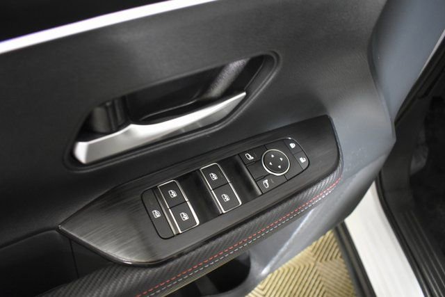 Certified 2025 Nissan Kicks SR image 8