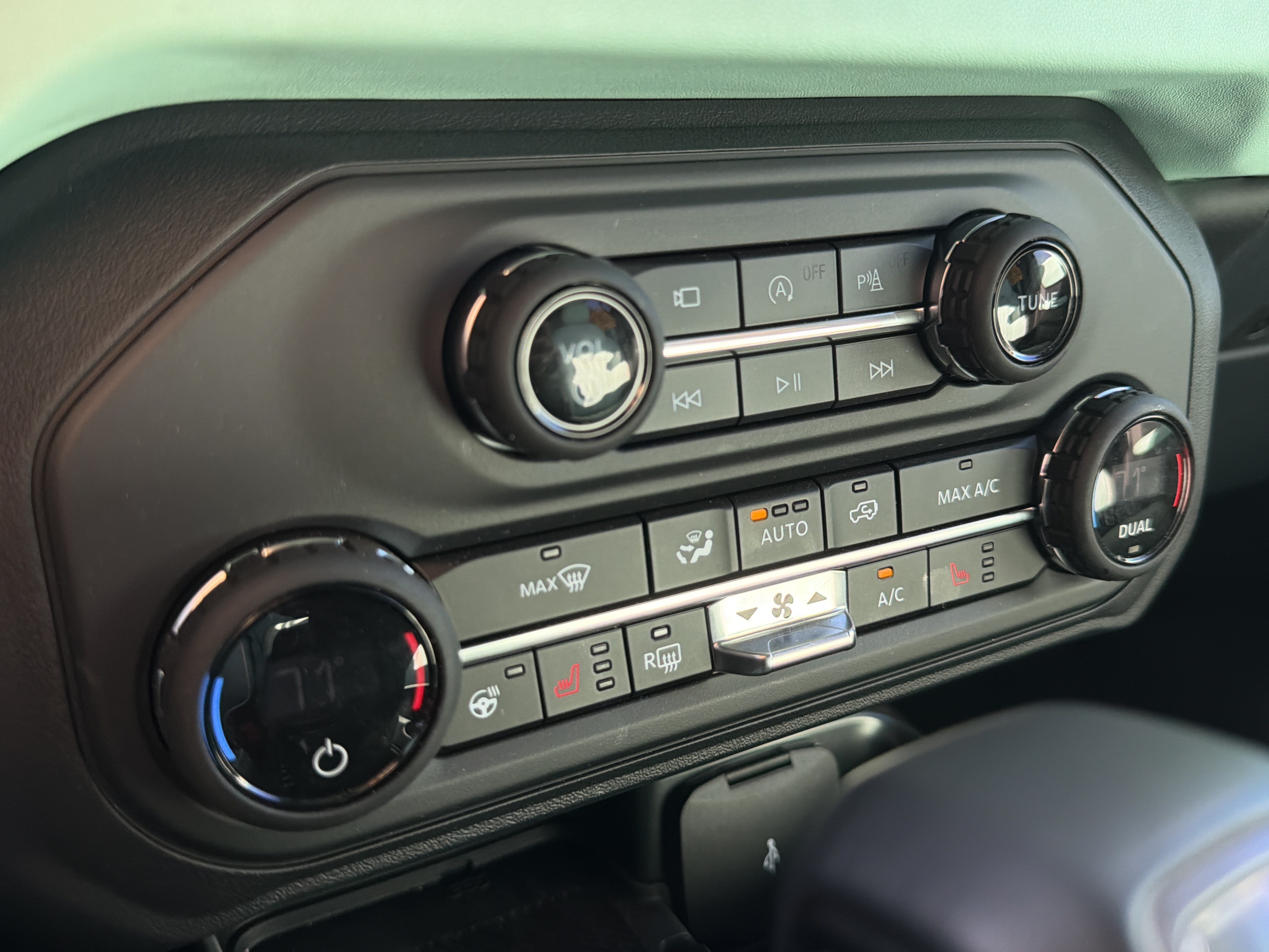 Used 2026 Ford Bronco Outer Banks AWD/4WD image 36