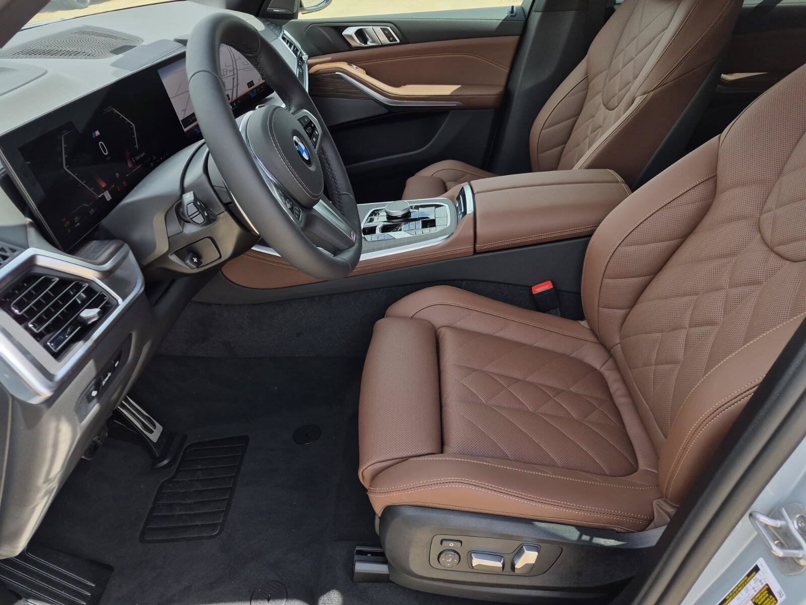 New 2026 BMW X5 xDrive40i w/ M Sport Package AWD/4WD image 11