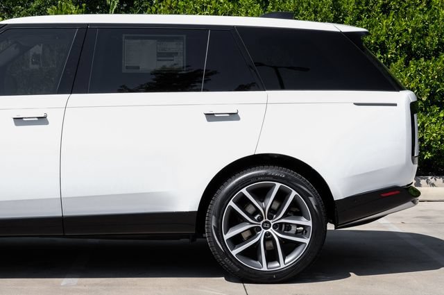New 2027 Land Rover Range Rover Long Wheelbase SE AWD/4WD image 18