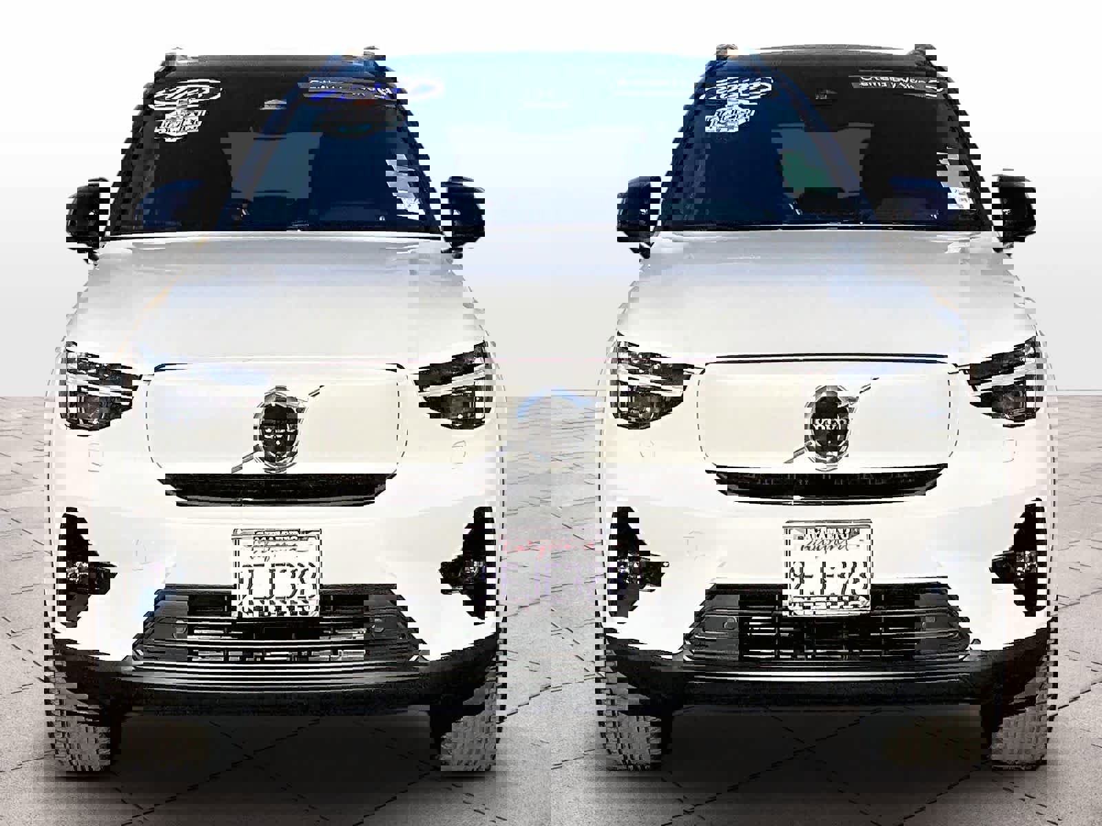 Used 2023 Volvo XC40 Recharge Ultimate w/ Protection Package Premier image 3