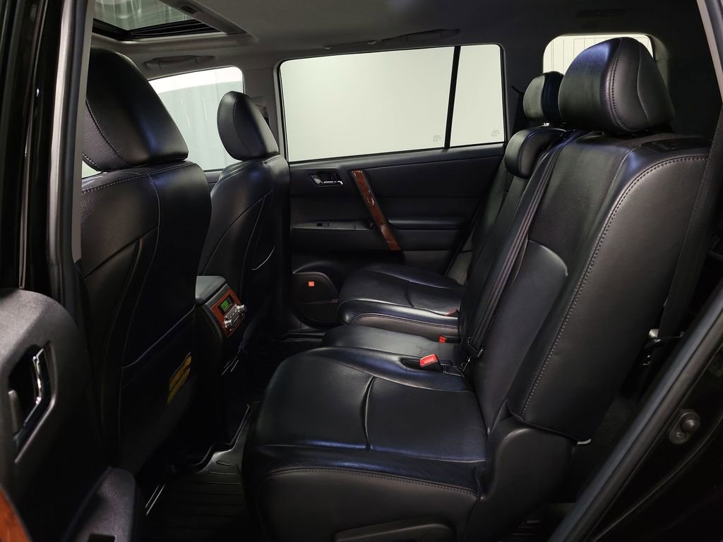 Used 2013 Toyota Highlander Limited AWD/4WD image 24