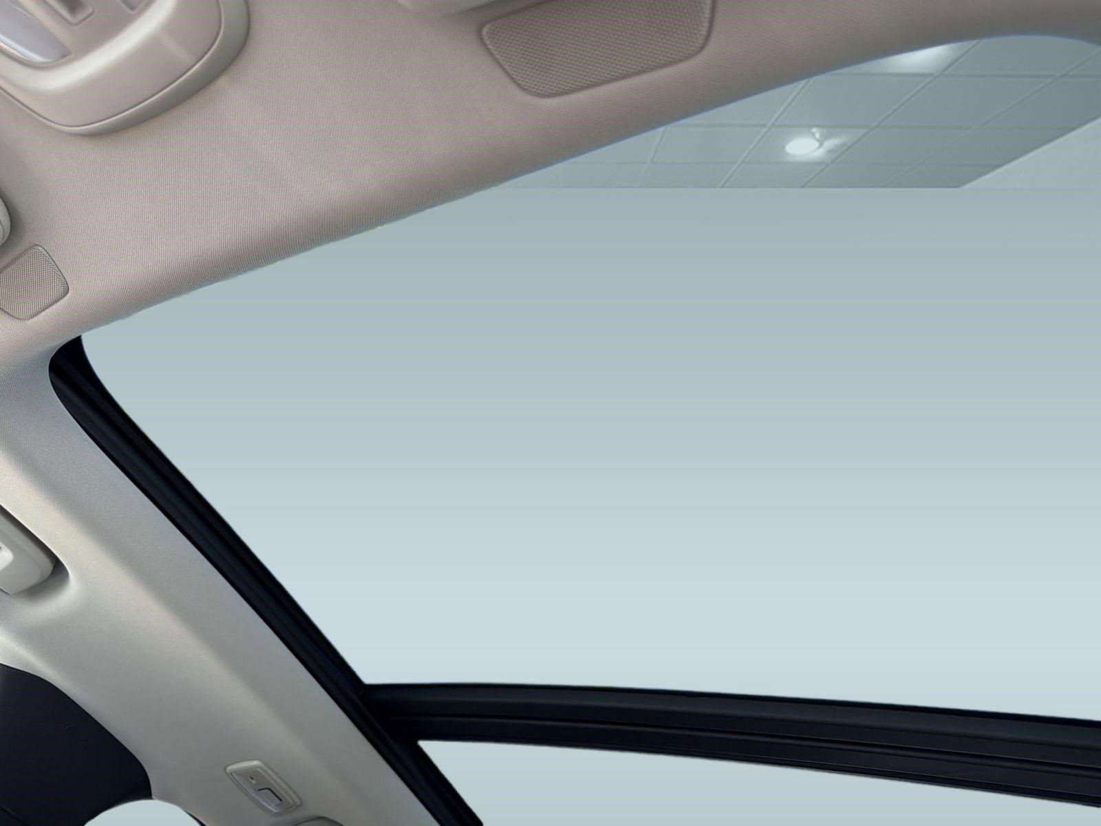 Certified 2025 Volvo XC90 B6 Plus AWD/4WD image 15