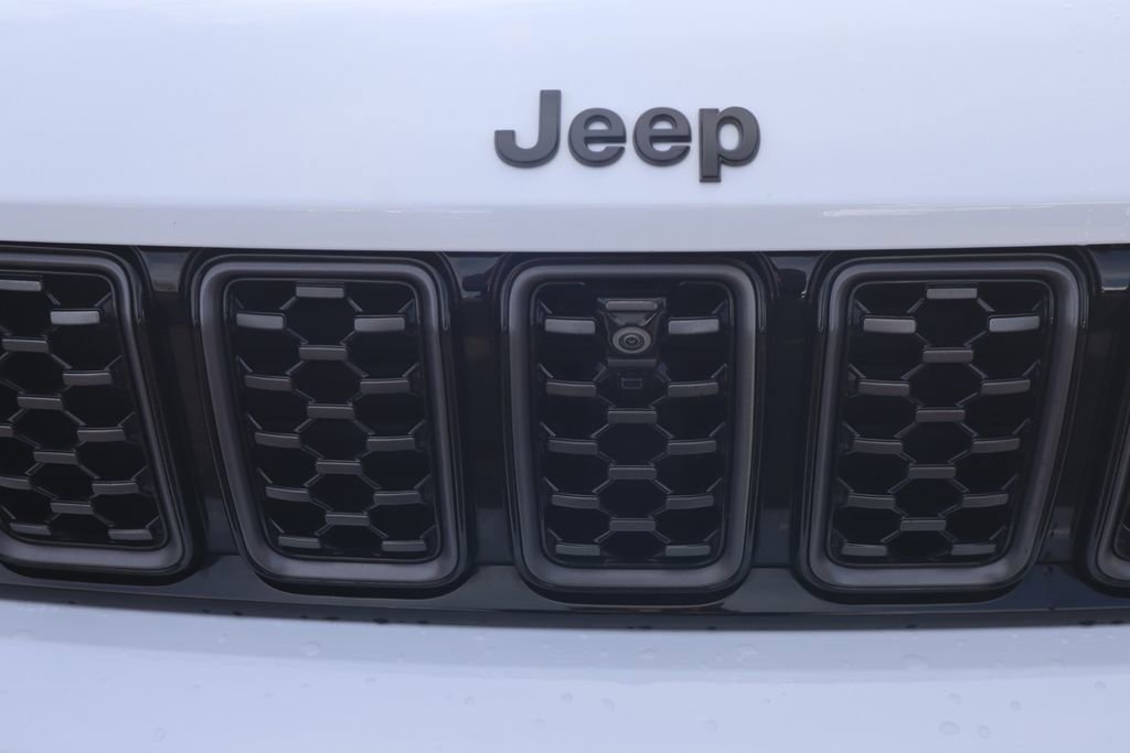 Used 2024 Jeep Grand Cherokee L Summit AWD/4WD image 28
