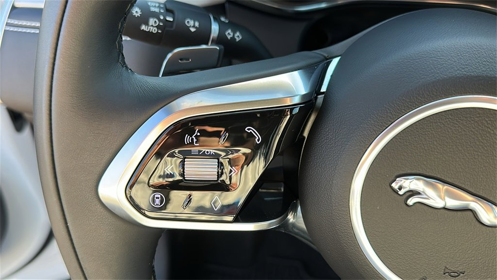 Certified 2025 Jaguar F-PACE R-Dynamic S image 12