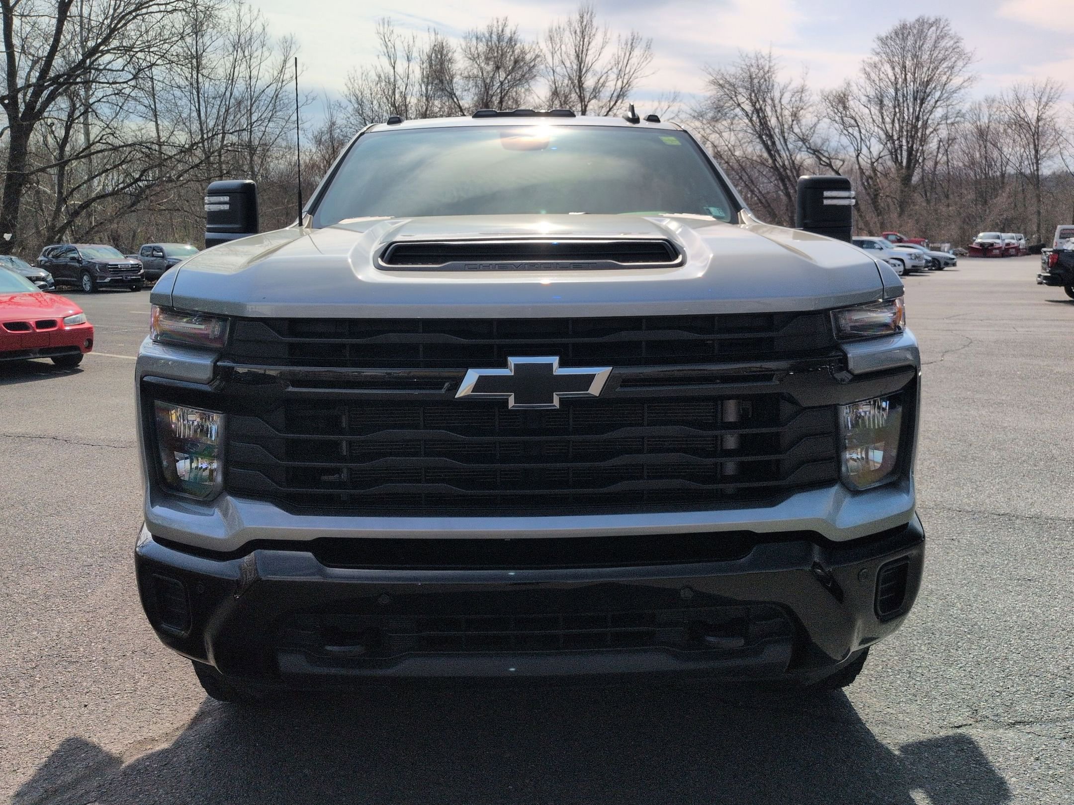 Used 2025 Chevrolet Silverado 2500 Custom w/ Custom Value Package image 2