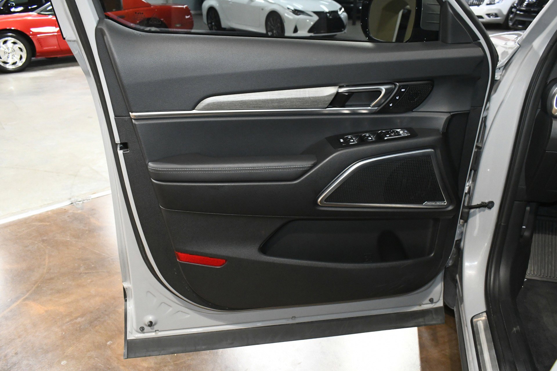 Used 2022 Kia Telluride SX w/ SX Prestige Package image 41