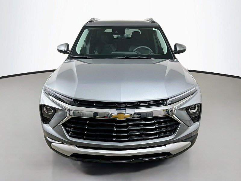 Used 2024 Chevrolet TrailBlazer LT AWD/4WD image 2