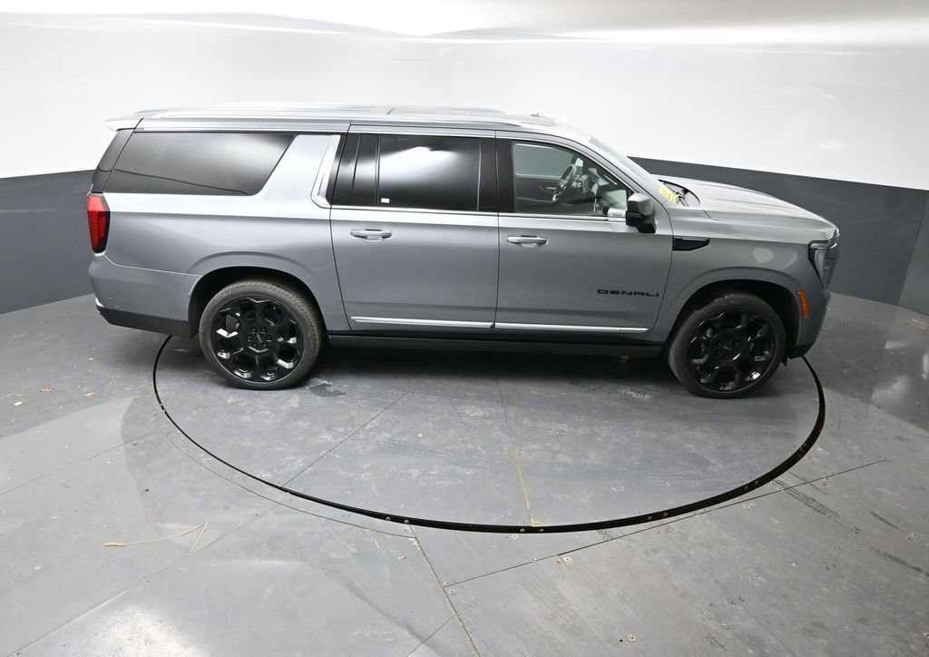 New 2026 GMC Yukon XL Denali w/ Denali Reserve Package image 42