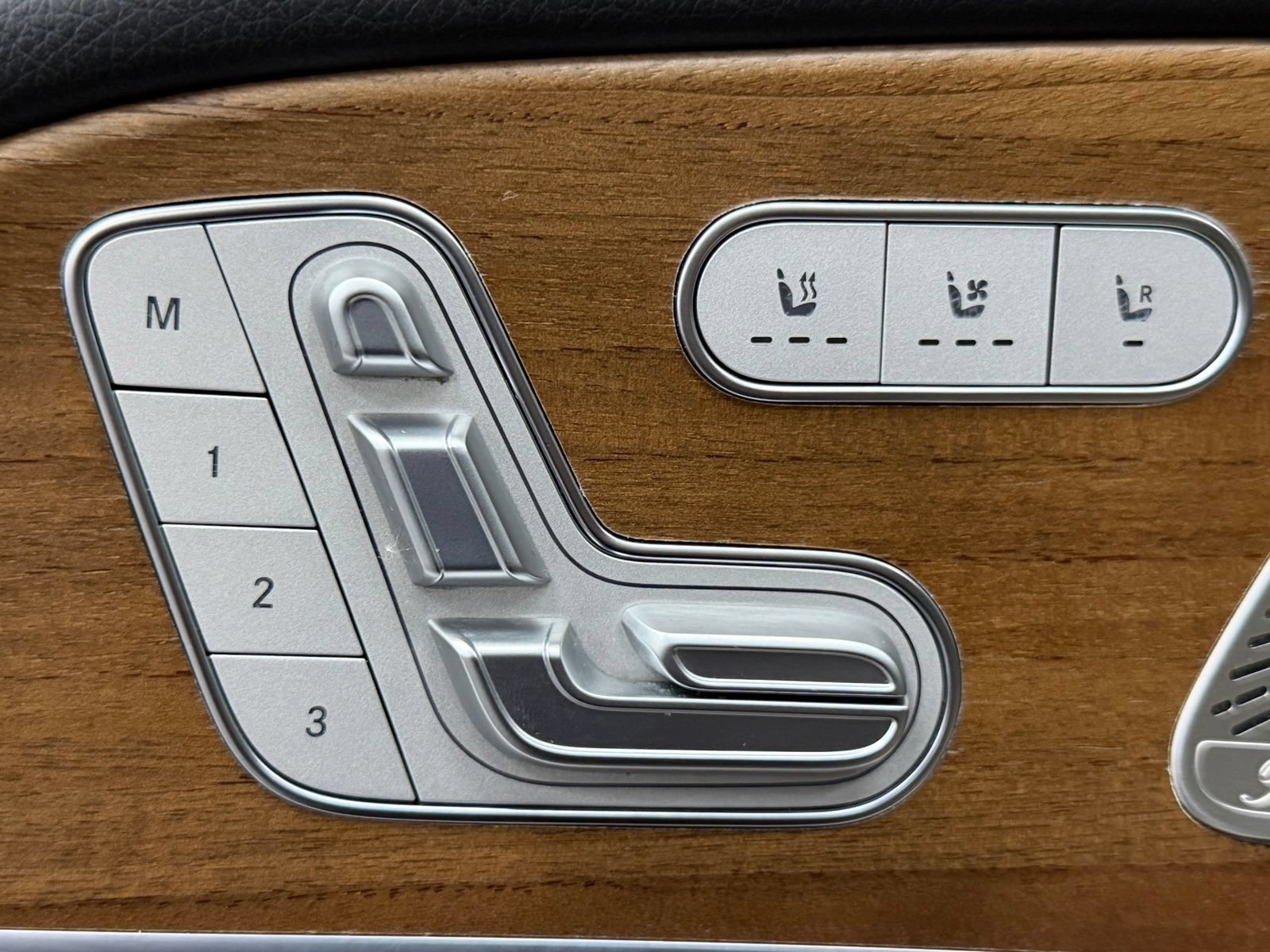 Used 2024 Mercedes-Benz GLS 450 4MATIC image 22