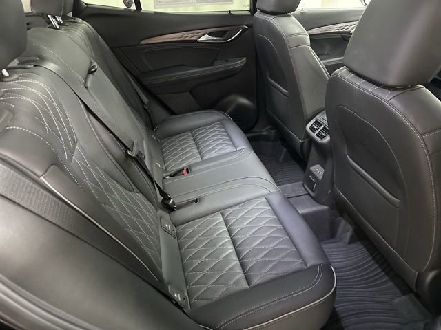 Used 2023 Buick Envision Avenir image 16