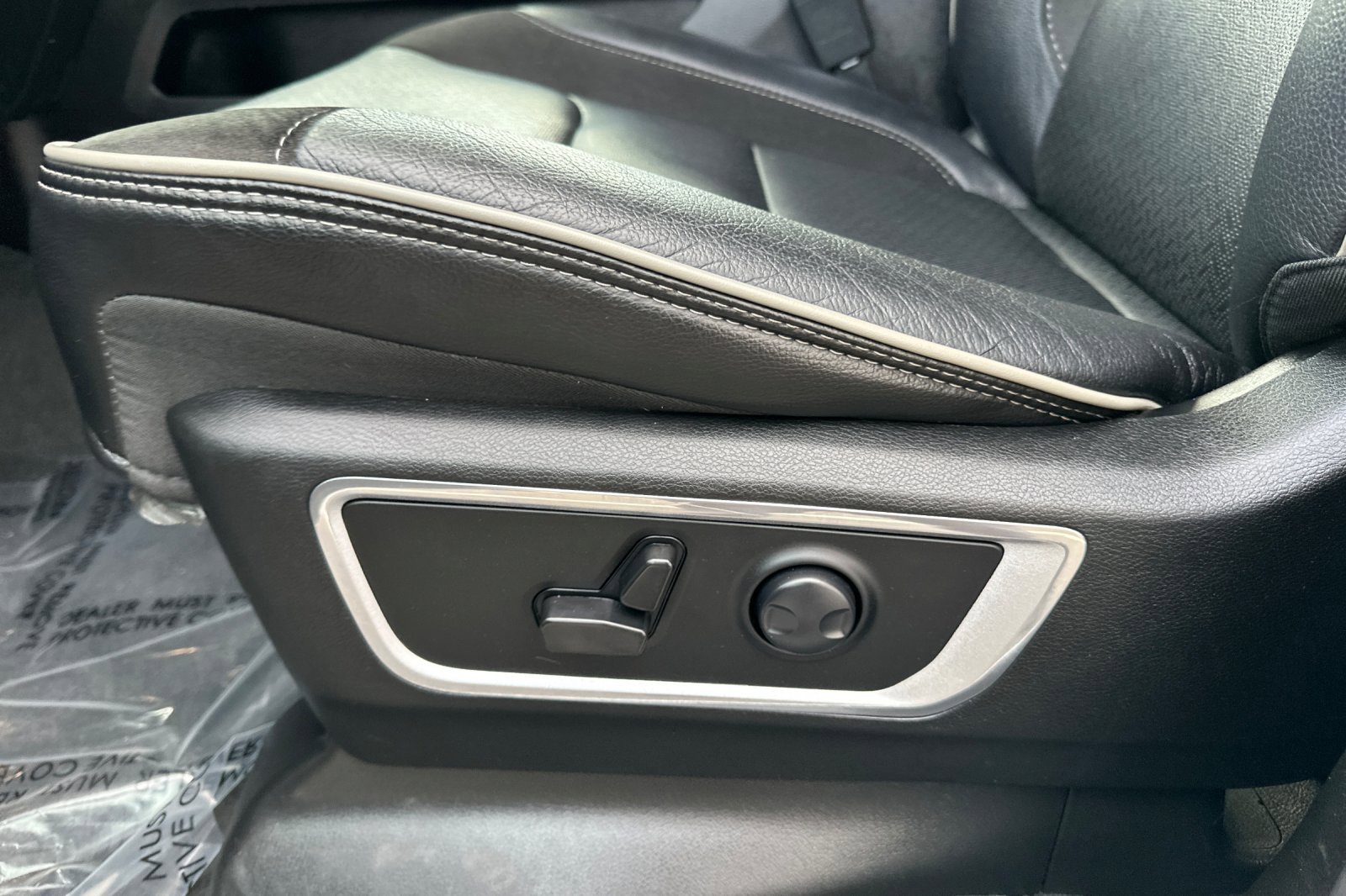 Used 2023 RAM 1500 Laramie image 13