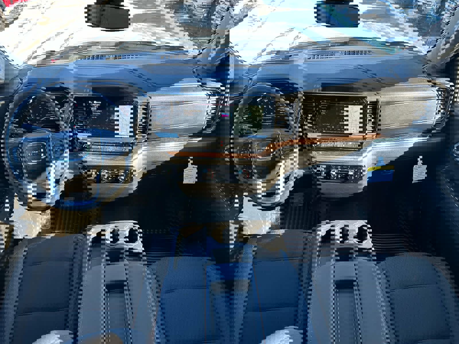 New 2025 GMC Sierra 1500 SLE w/ Preferred Package image 29