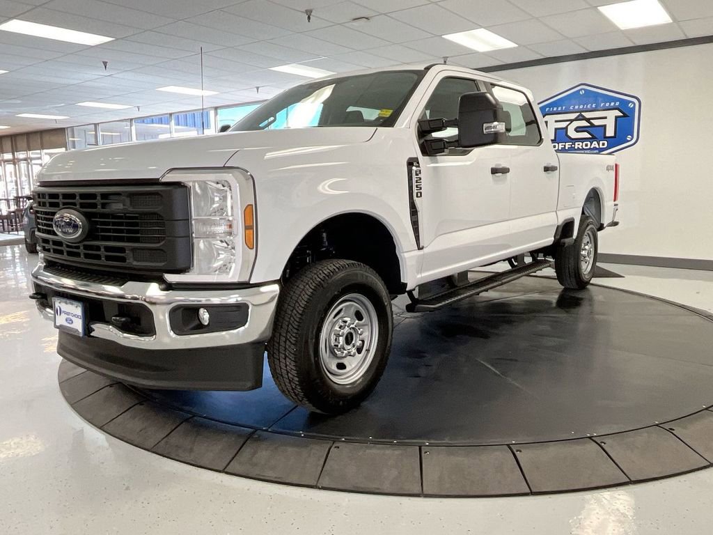 New 2026 Ford F250 4x4 Crew Cab Super Duty image 4