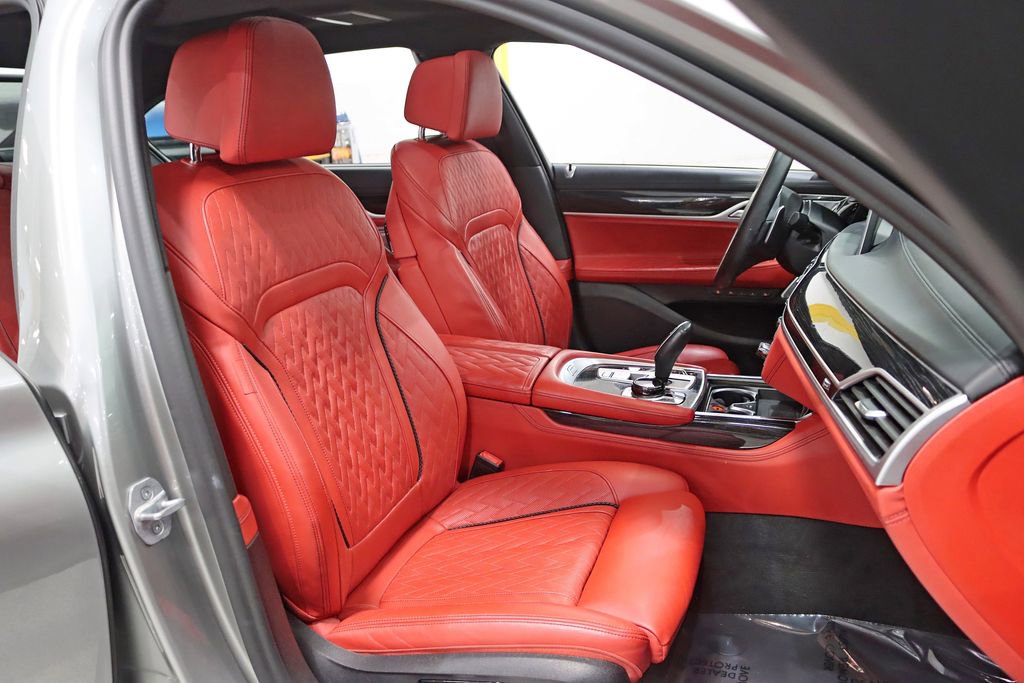 Used 2022 BMW 750i xDrive w/ Executive Package AWD/4WD image 29