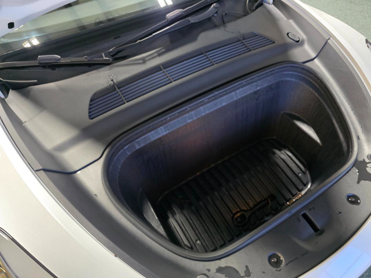 Used 2023 Tesla Model Y Long Range image 41