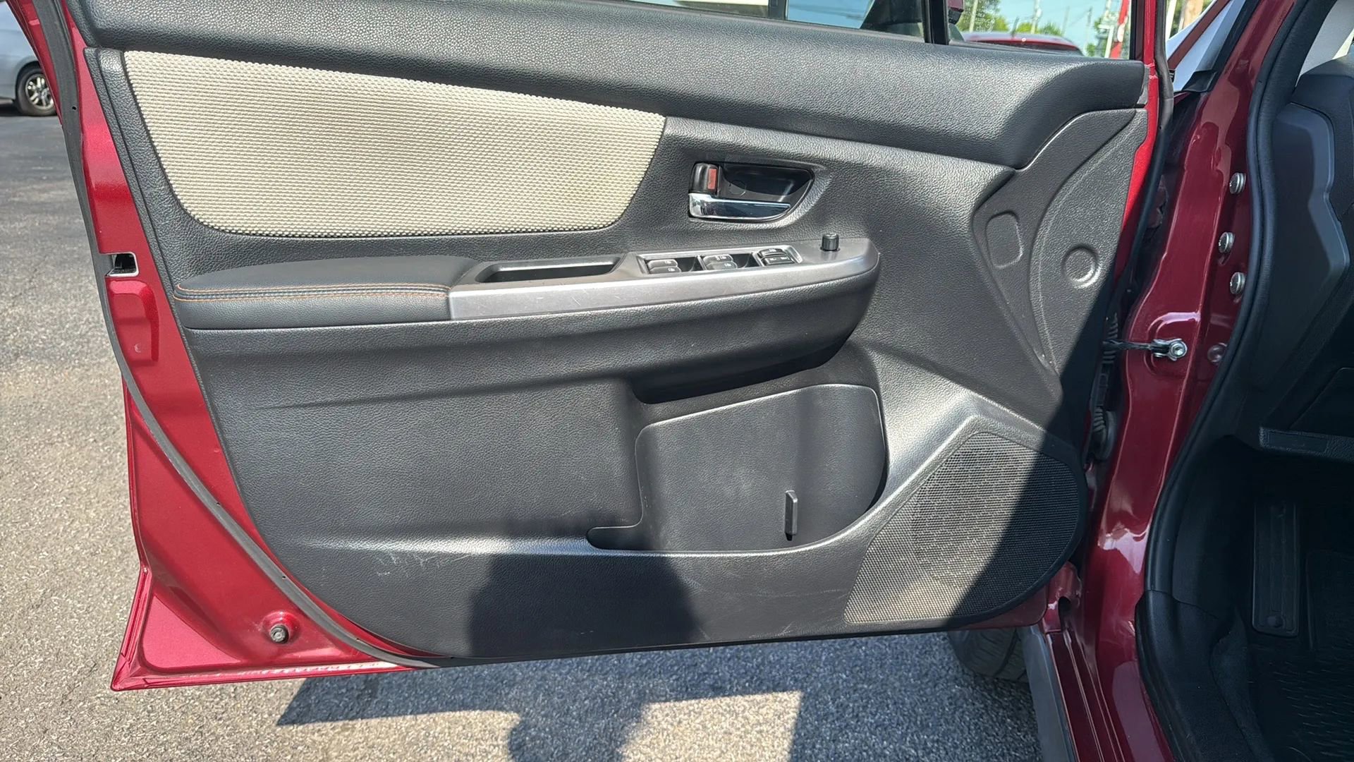 Used 2017 Subaru Crosstrek 2.0i Premium image 9