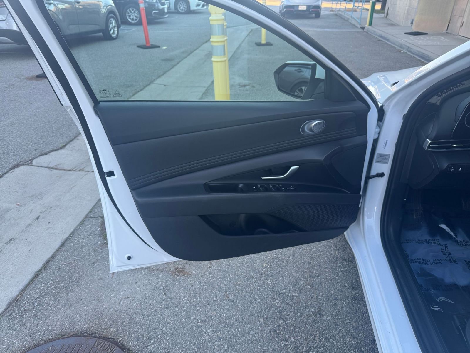 Used 2025 Hyundai Elantra SEL image 20