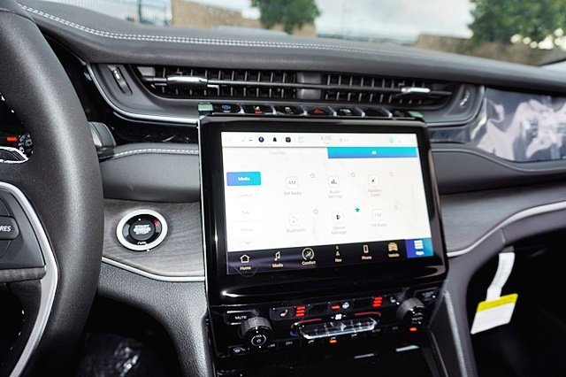 New 2023 Jeep Grand Cherokee Limited 4xe image 34