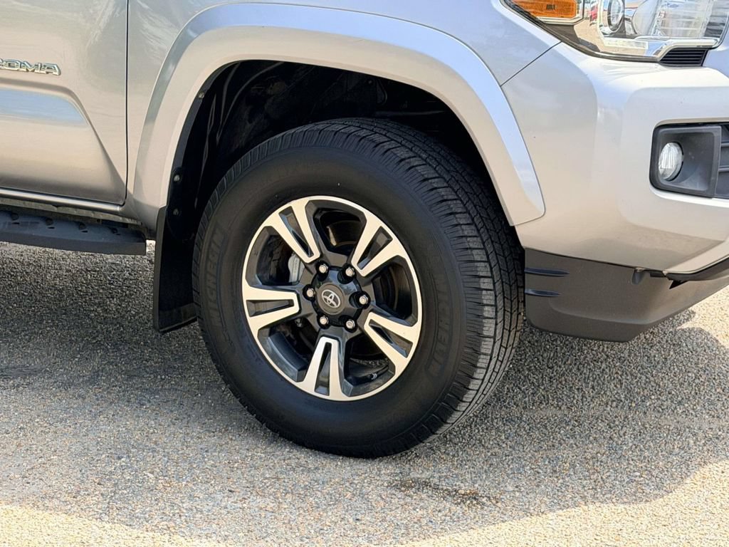 Certified 2016 Toyota Tacoma TRD Sport w/ Towing Package RWD image 26