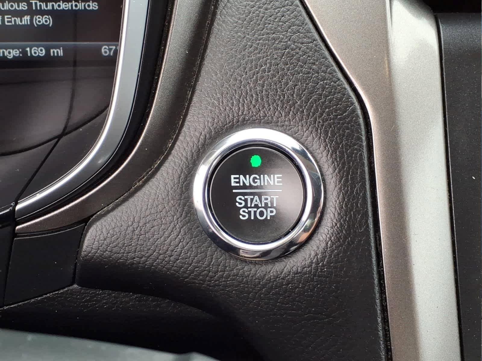 Used 2019 Ford Fusion SE FWD image 21