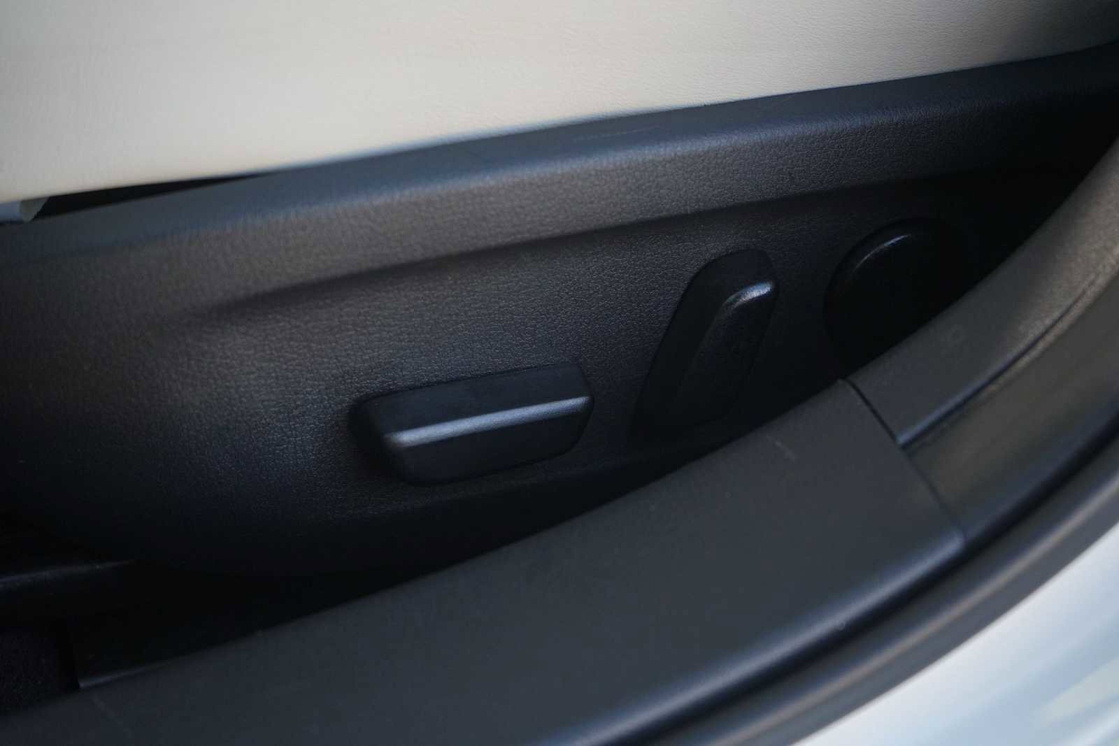 Used 2024 MAZDA MAZDA3 2.5 Turbo Sedan w/Premium Plus image 12