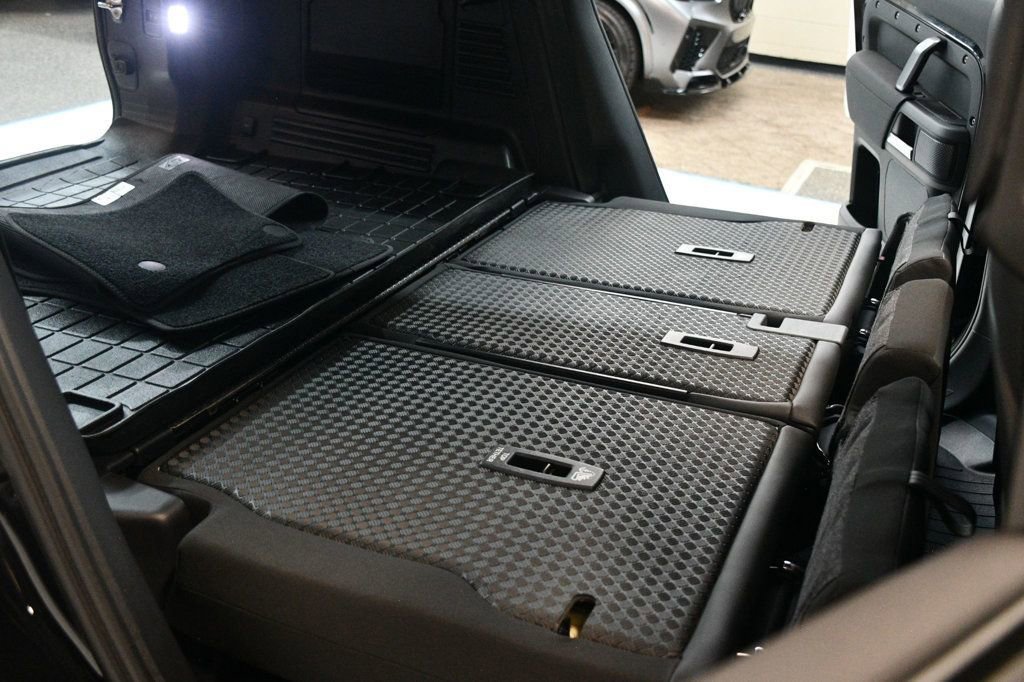 Used 2023 Land Rover Defender 110 X-Dynamic SE image 67