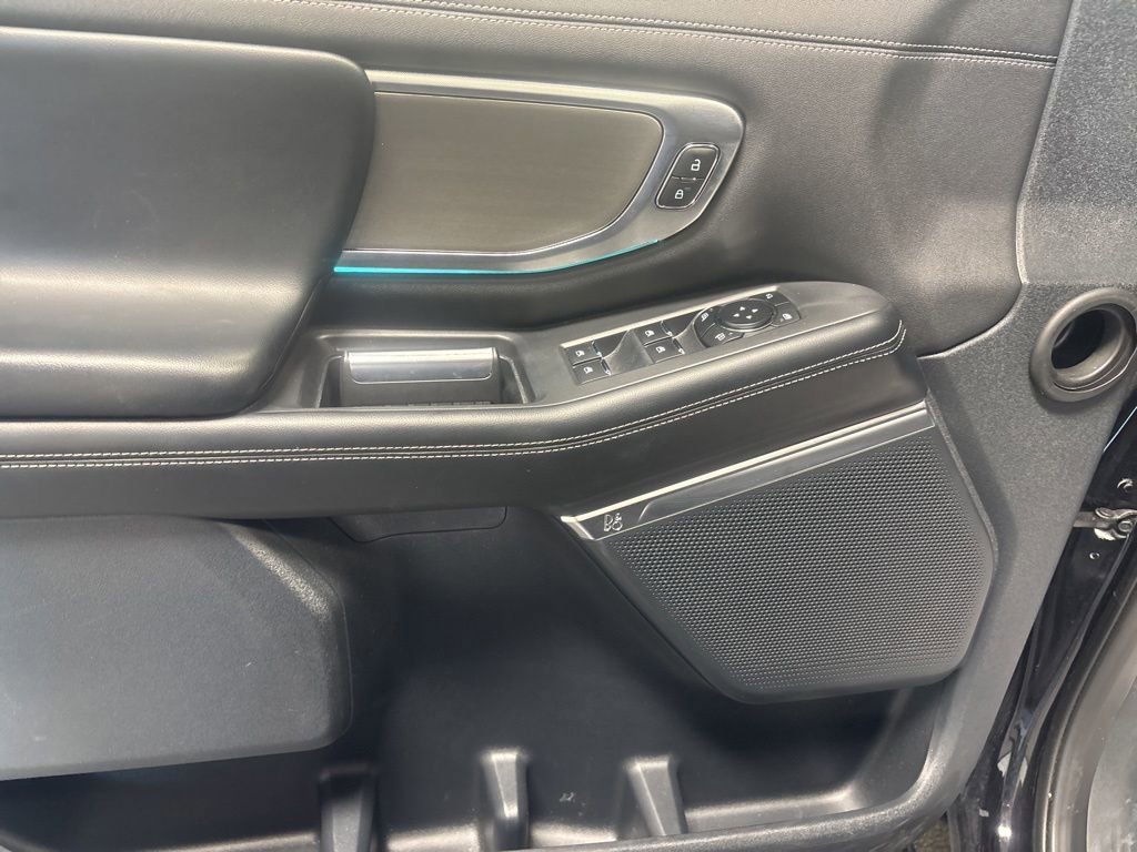 Used 2025 Ford Expedition Max Platinum AWD/4WD image 15