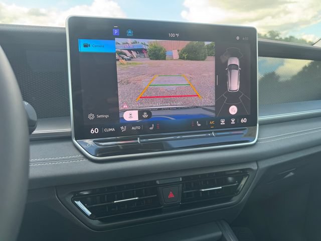 New 2026 Volkswagen Tiguan SE FWD image 9