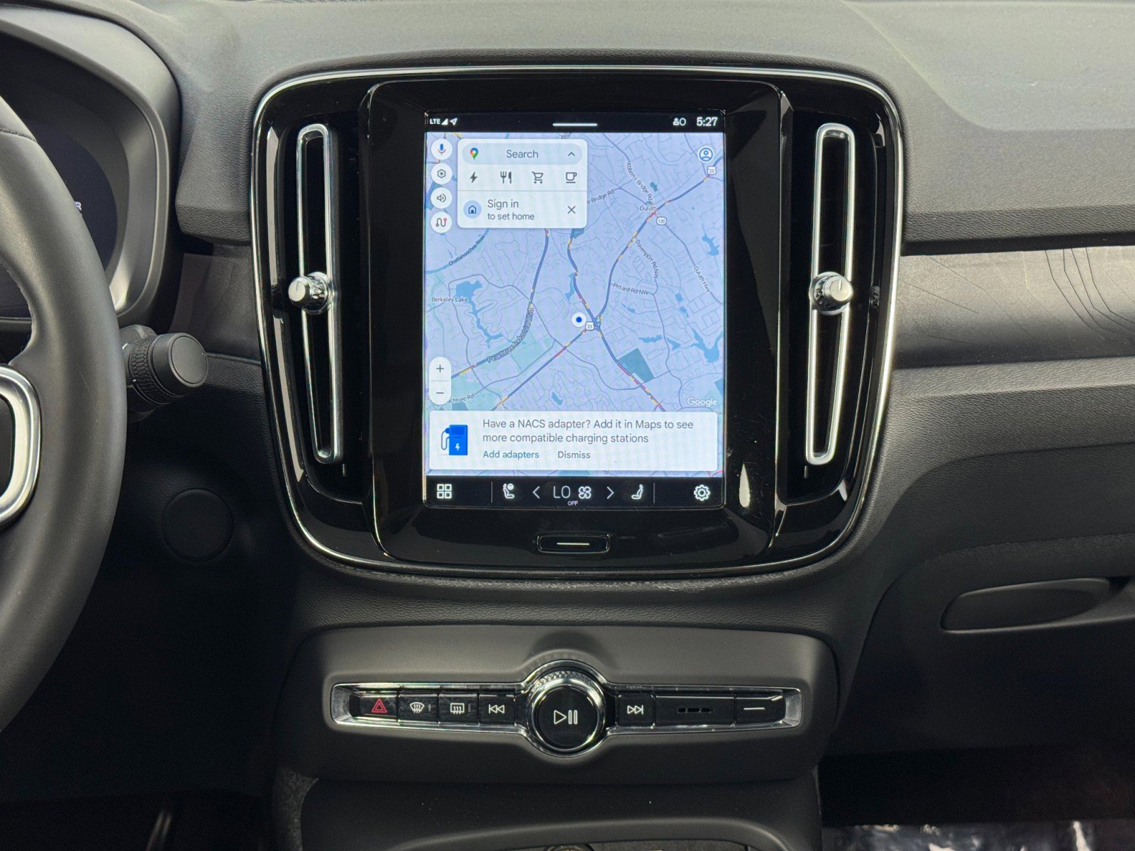 Used 2023 Volvo C40 P8 Recharge Ultimate w/ Protection Package Premier image 22