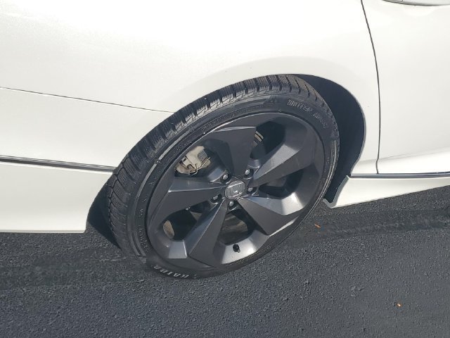 Used 2020 Honda Accord Touring image 5