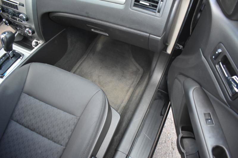 Used 2012 Ford Fusion SE FWD image 12