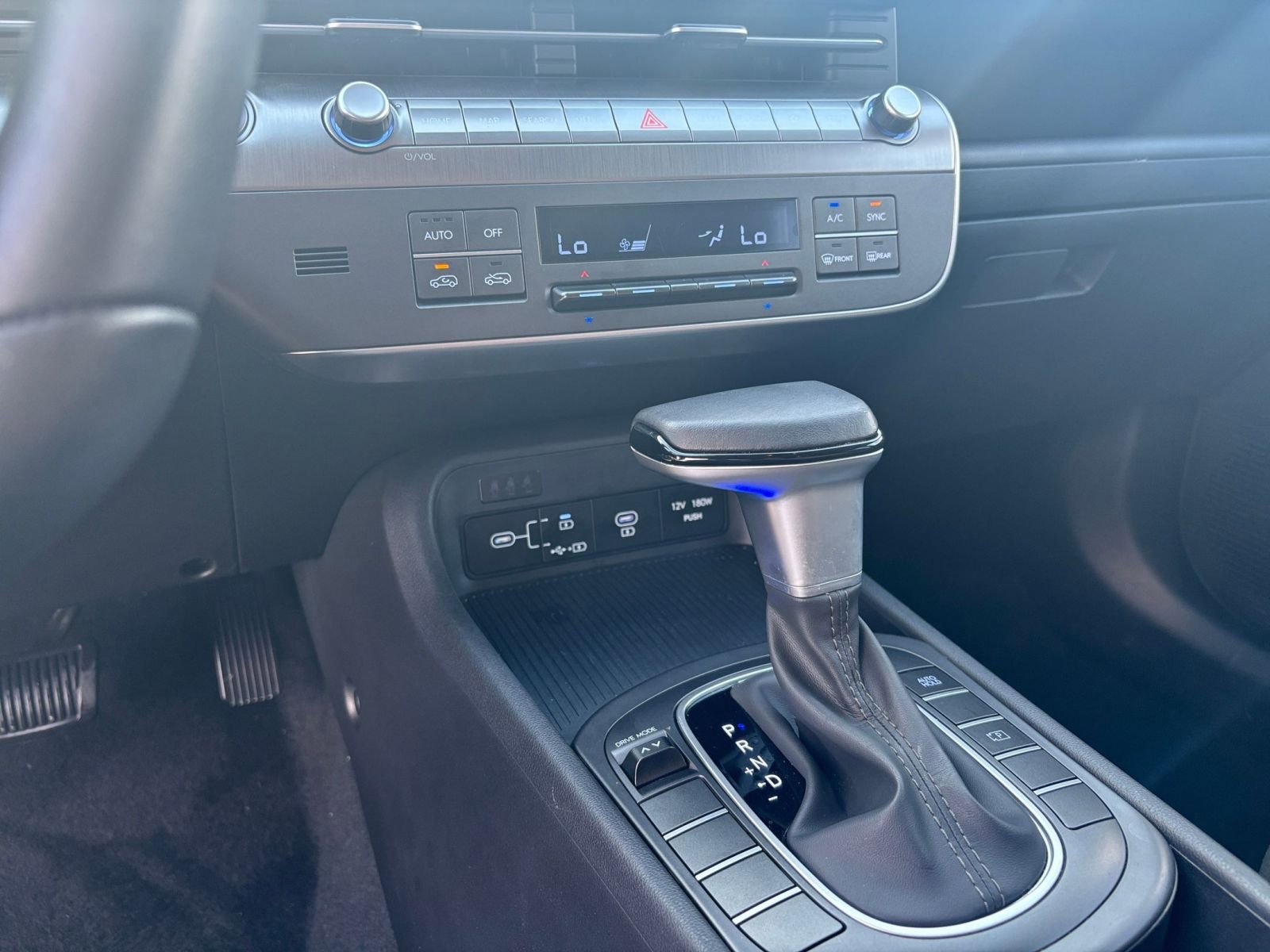 Used 2025 Hyundai Kona SEL image 39