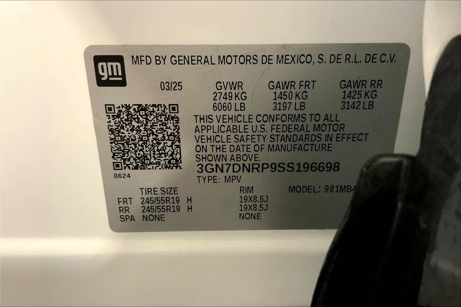 Used 2025 Chevrolet Equinox EV LT FWD image 31