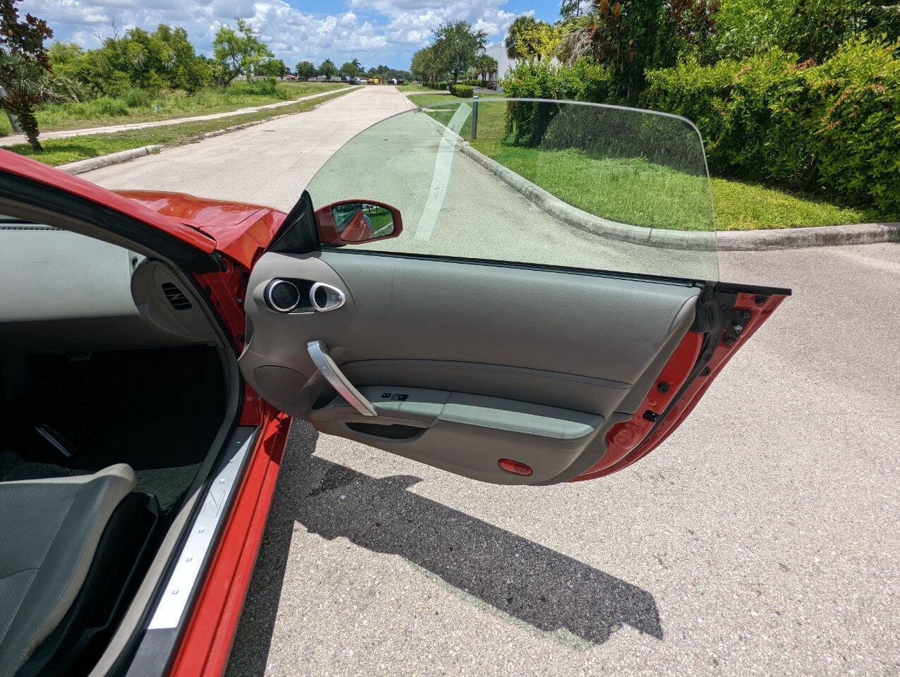 Used 2007 Nissan 350Z Touring image 11