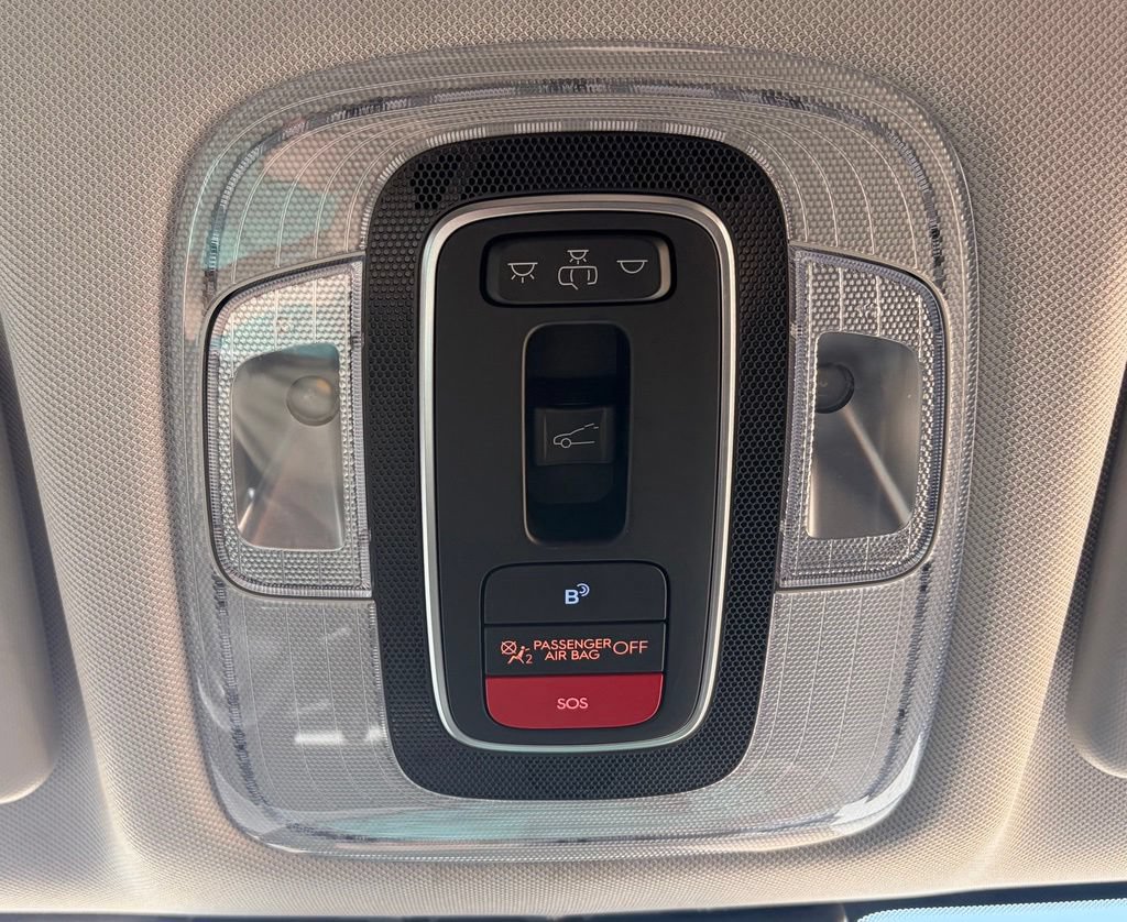 Used 2024 Hyundai Kona Limited AWD/4WD image 29