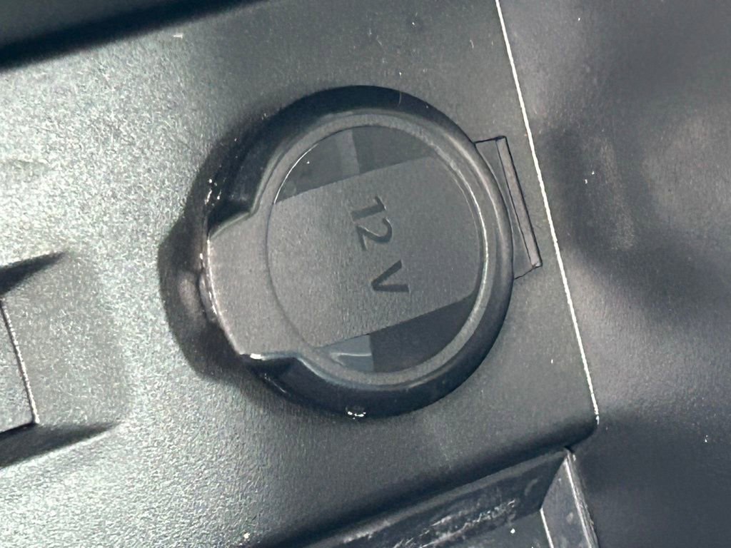 Used 2025 Volkswagen Taos SE image 32