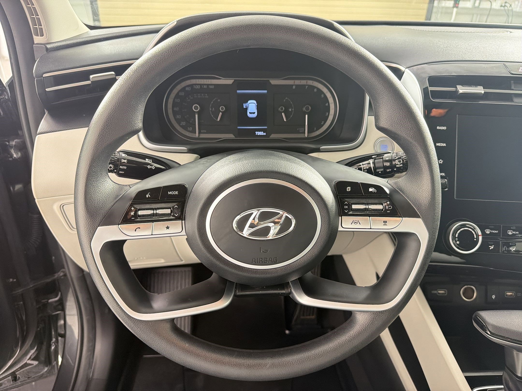 Used 2023 Hyundai Tucson SEL FWD image 17