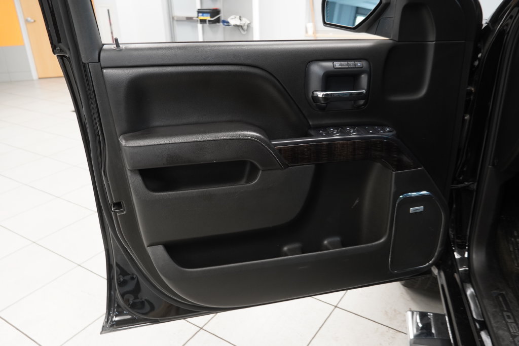 Used 2015 GMC Sierra 1500 Denali w/ Driver Alert Package AWD/4WD image 6