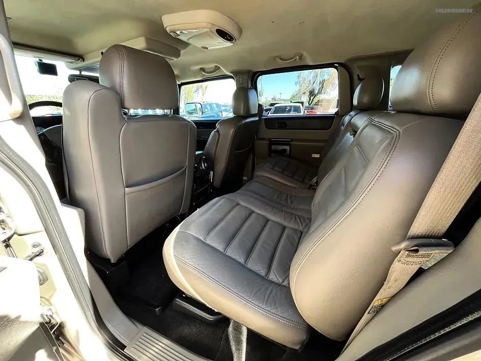 Used 2003 HUMMER H2 w/ Preferred Equipment Group AWD/4WD image 12