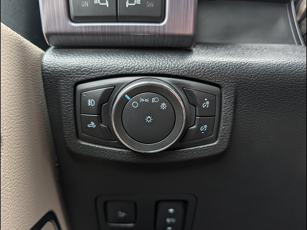 Used 2021 Ford F350 Limited AWD/4WD image 28
