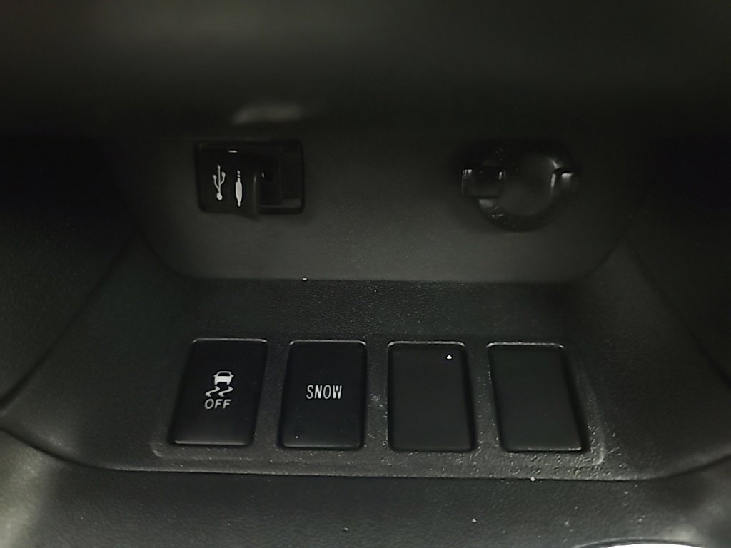 Used 2014 Toyota Highlander Limited FWD image 36
