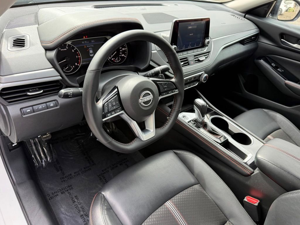 Used 2025 Nissan Altima 2.5 SR FWD image 12